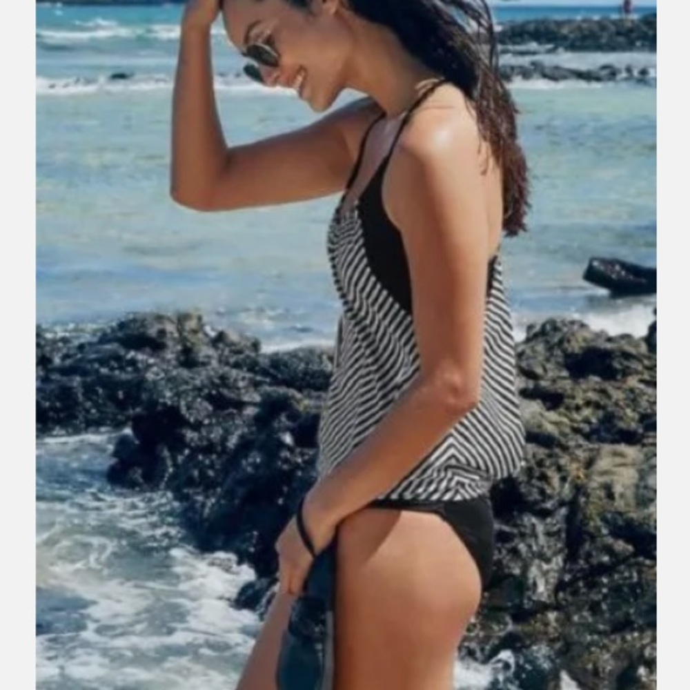 Athleta Swim Slash Stripe Blousy Tankini Top size 40D/DD